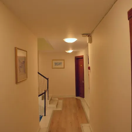 Art Pythia Boutique 3*
